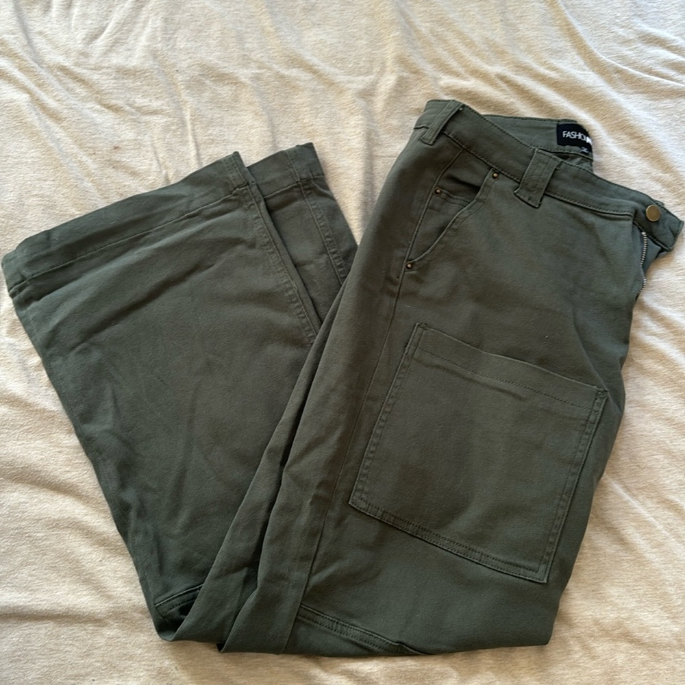 straight leg cargo pants